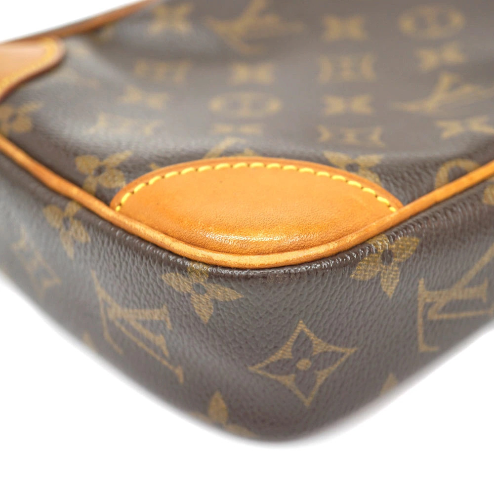 Louis Vuitton Danube Shoulder Bag Monogram - Picture 8 of 8